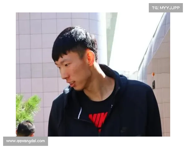 周琦加盟新疆时间节点分析及其对球队整体影响的深度解读 周琦加盟新疆时间节点分析及其对球队整体影响的深度解读